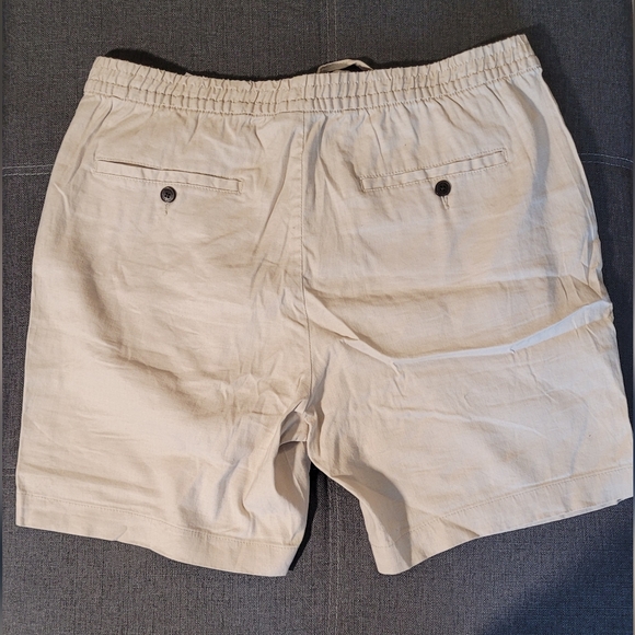 H&M - Cream Shorts - Size Large - Picture 5 of 5